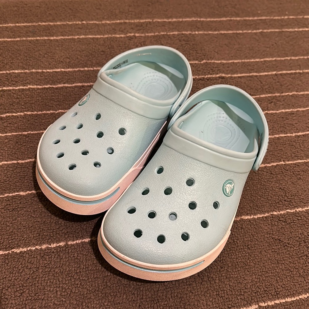 Women’s Crocs 6 Tiffany Blue